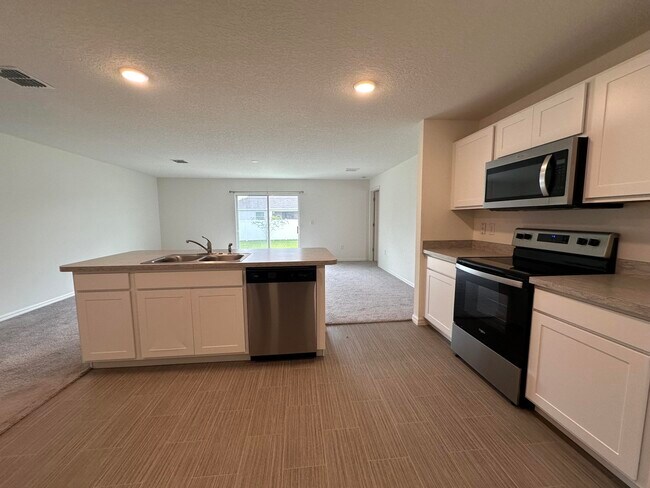 Building Photo - 550 Osmosis Dr