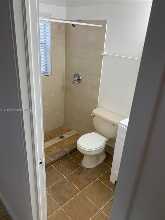 Building Photo - 3212 Coral Ridge Dr