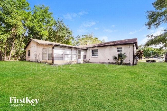 Building Photo - 1701 Freeman Dr