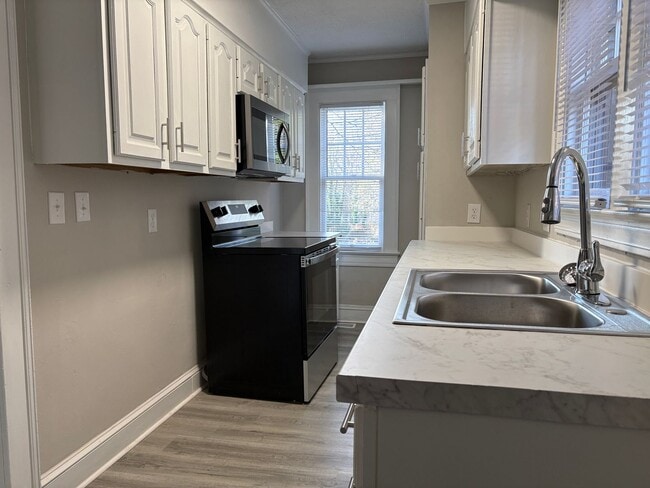 Building Photo - 2 Bedroom, 1 Bathroom Apartment in Reidsville!