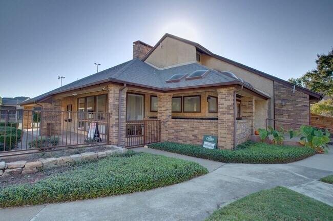 Building Photo - Now Available! Gated 2BR/2BA Condo in N Arlington!