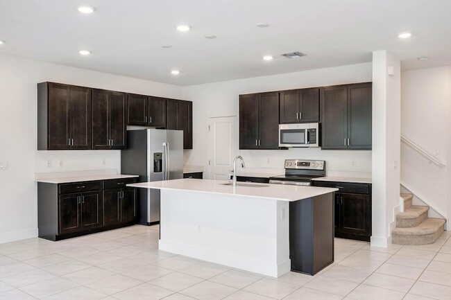 Building Photo - 210 Preserve Trl S