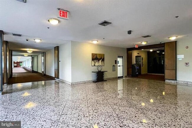 Building Photo - 3709 S George Mason Dr