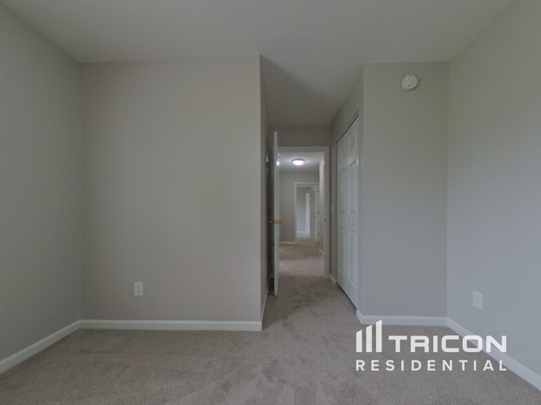 Building Photo - 6 Killian Grn Ct