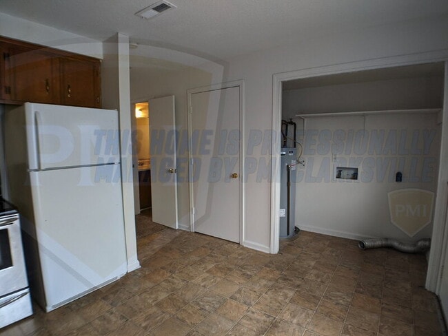 Building Photo - 1640 Baltimore Dr