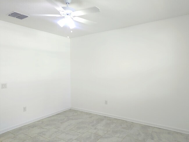 Building Photo - 4426 Blackbird St