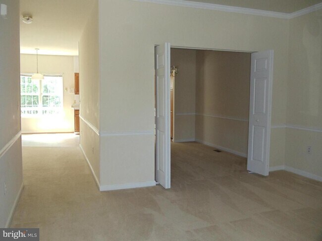 Building Photo - Welcome home!  Sought after Park Ridge in ...