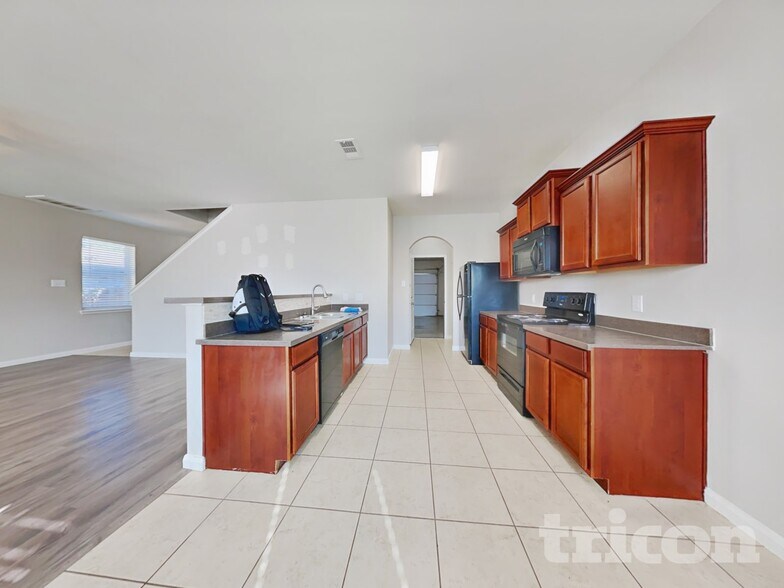 Building Photo - 4821 Cedar Springs Dr