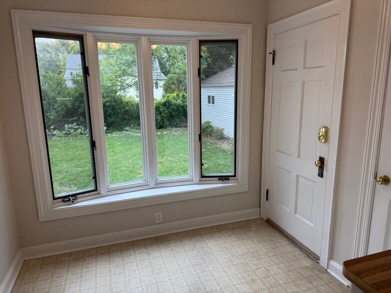Breakfast Room Overlooks Backyard - 1631 N 69th St
