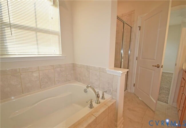 Building Photo - 16621 Thornapple Run