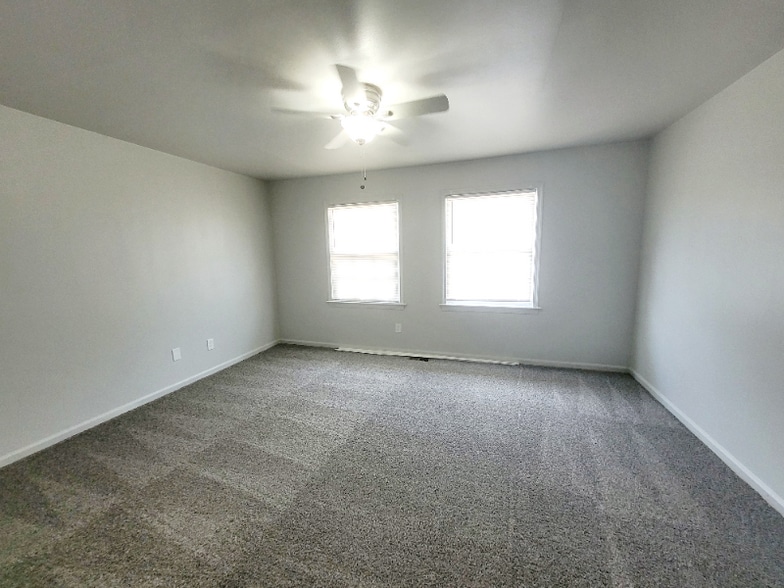 Building Photo - 12 Bainbridge Ave