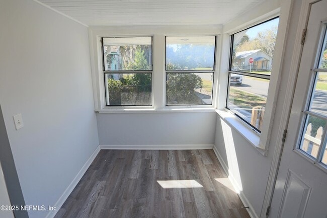 Building Photo - 505 N 9th St