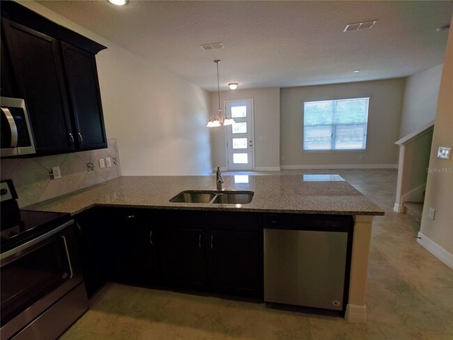 Building Photo - 2611 Amati Dr