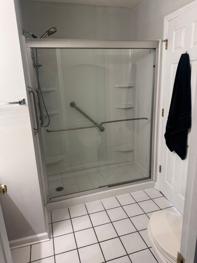 Building Photo - Awesome Townhouse of JOHN B DENNIS HIGWAY in the heart of Kingsport