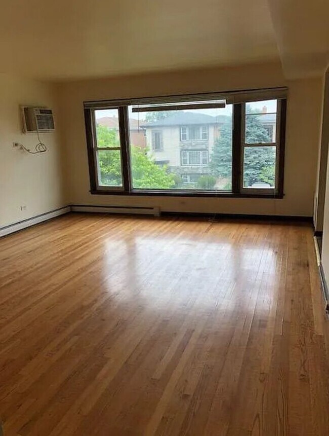 Building Photo - 344 Yates Ave