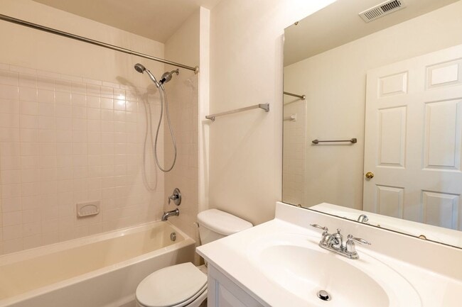Building Photo - 2042 Lockwood Dr