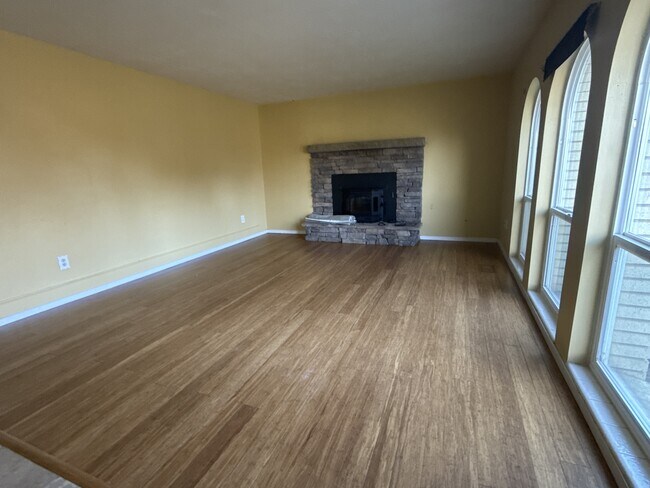 Building Photo - 3085 W 5685 S