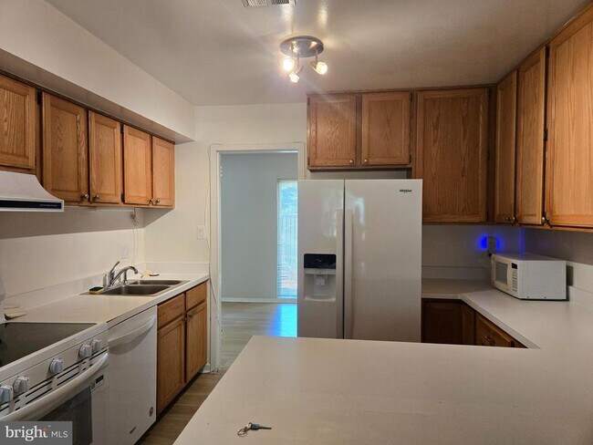 Building Photo - 1808 Ivy Oak Square