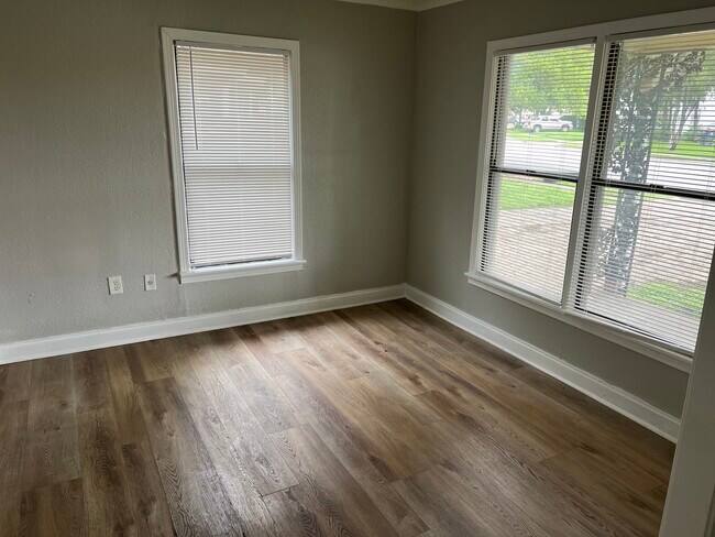 Building Photo - 3416 Brook Cir