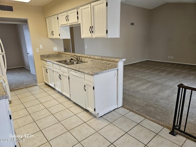 Building Photo - 3223 N Woodburne Dr