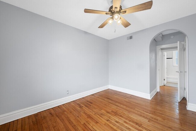 Building Photo - 1240-72 Hawthorne Pl