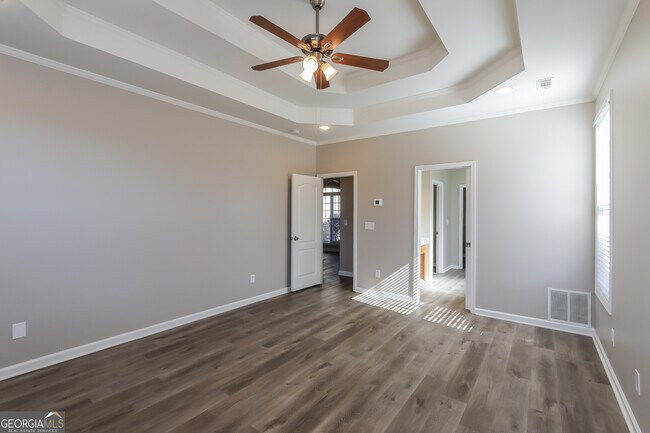 Building Photo - 9105 Alden Dr
