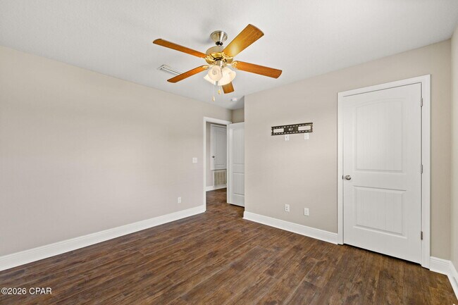 Building Photo - 71 Grayling Way