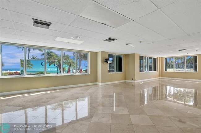 Building Photo - 111 N Pompano Beach Blvd