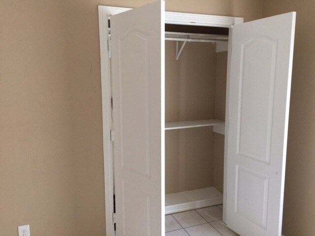 Building Photo - 1604 E Quail St