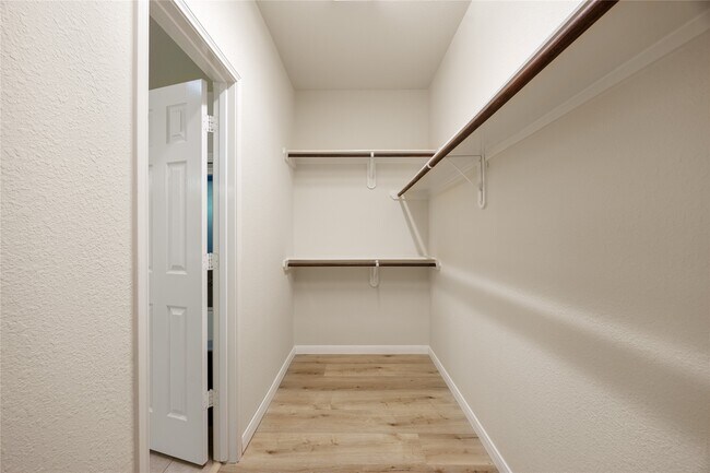 Building Photo - 21327 Colton Cove Dr