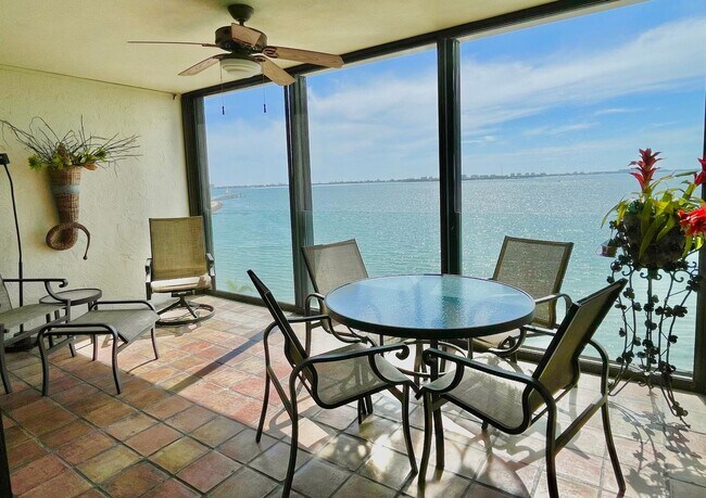 Building Photo - Sarasota Bay Penthouse