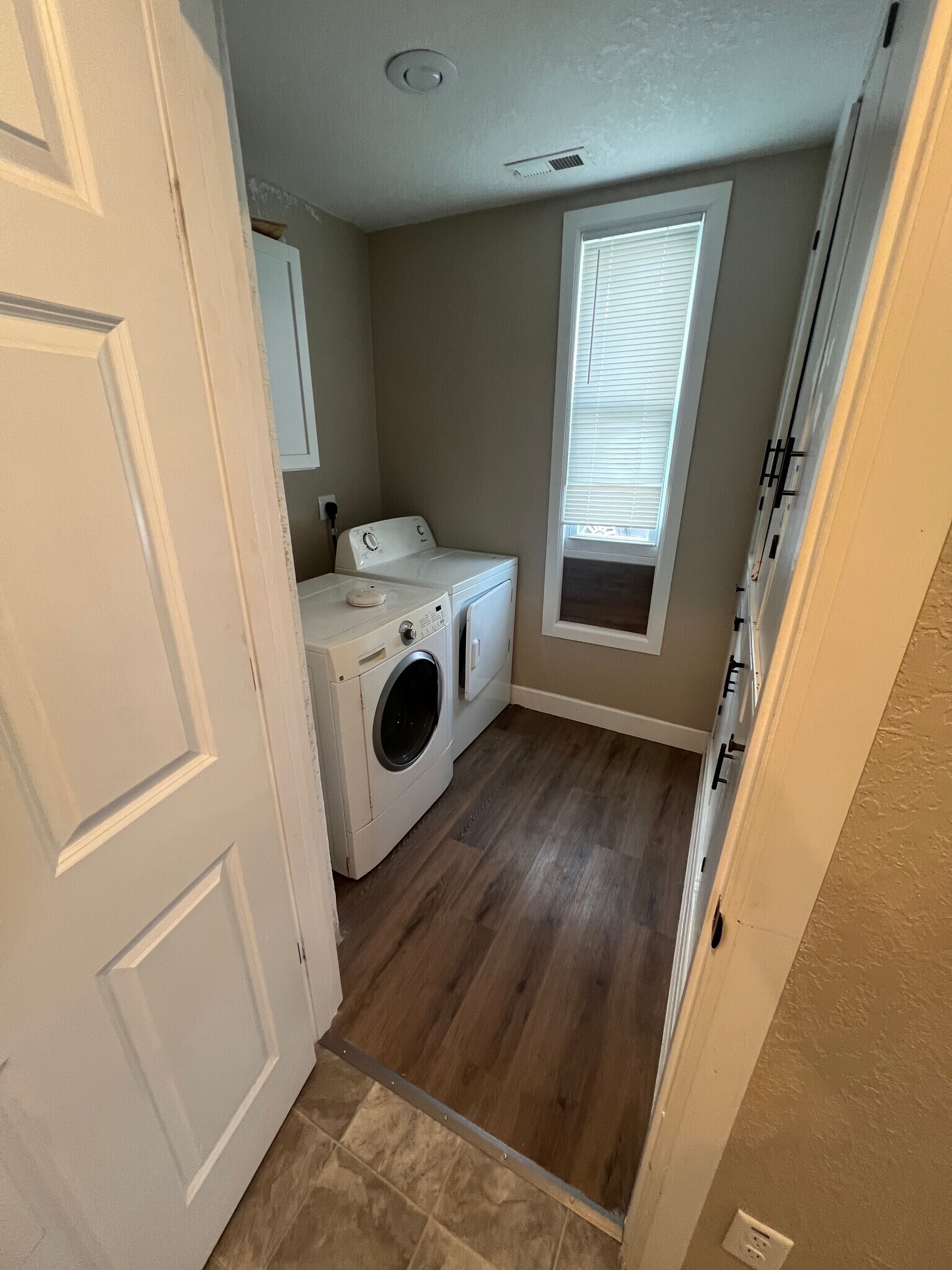 Building Photo - 312 N 1st Ave