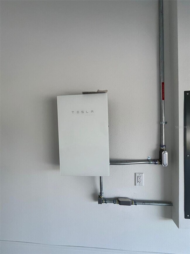 Building Photo - 3082 Voyager Ave