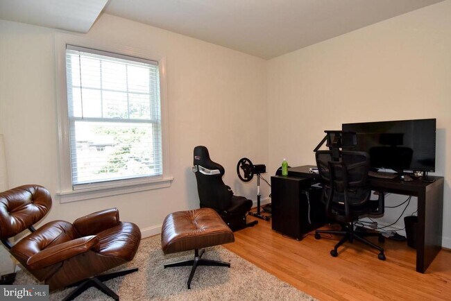Building Photo - 4732 Ellicott St NW