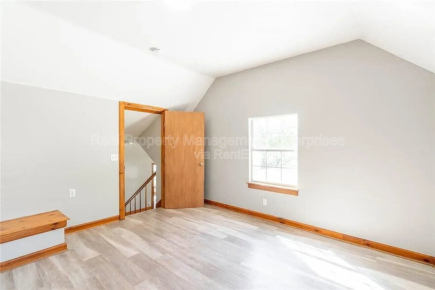 Building Photo - 3633 N Youngs Blvd