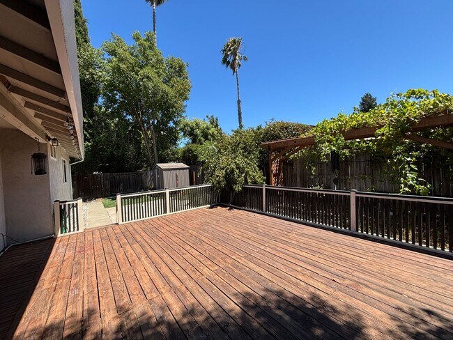 Building Photo - Move-In Ready Home with Remodeled Kitchen and Baths