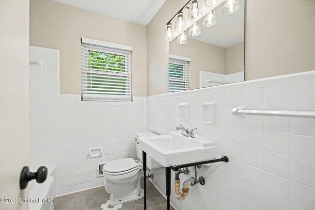 Building Photo - 3026 Klonway Dr