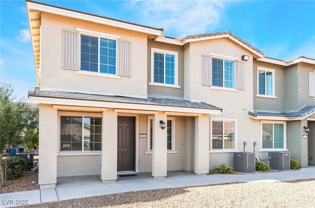 Building Photo - 5730 Sky Pointe Dr