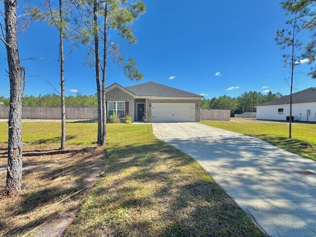 Building Photo - $500 RENT CREDIT | MOVE IN READY! (Pet Friendly)