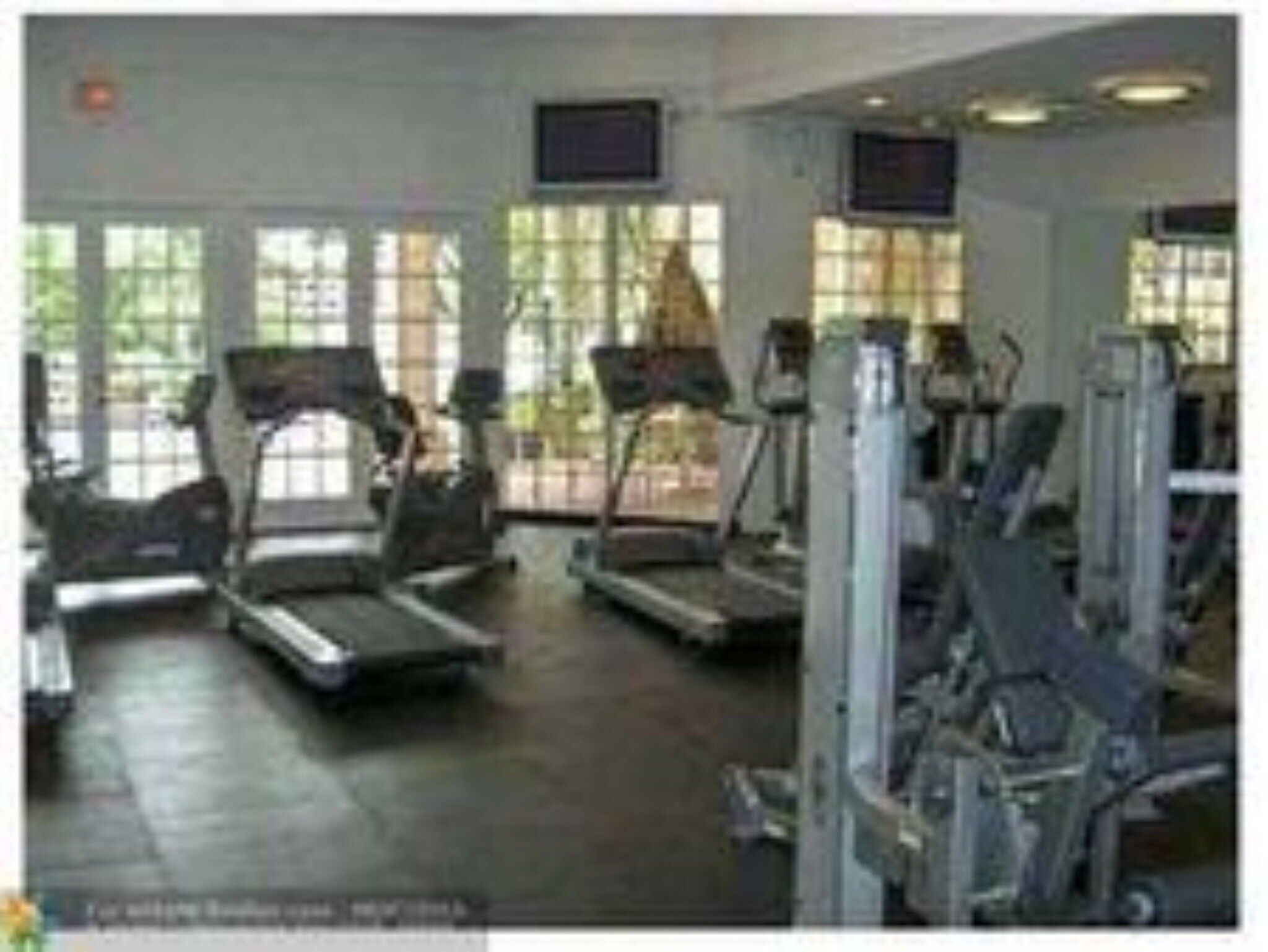 Building Photo - 2880 N Oakland Forest Dr