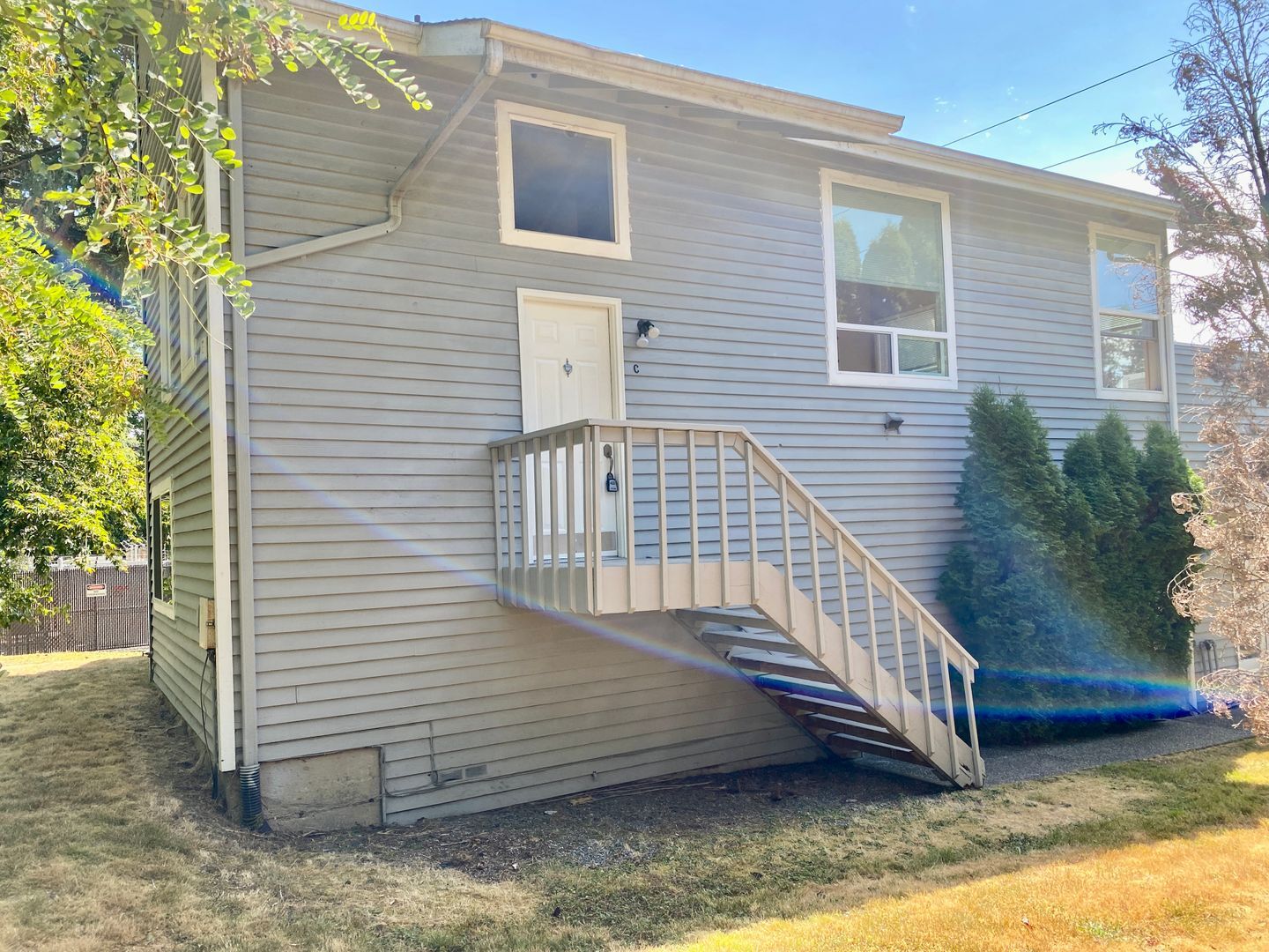 Building Photo - Bacolas Duplex 2