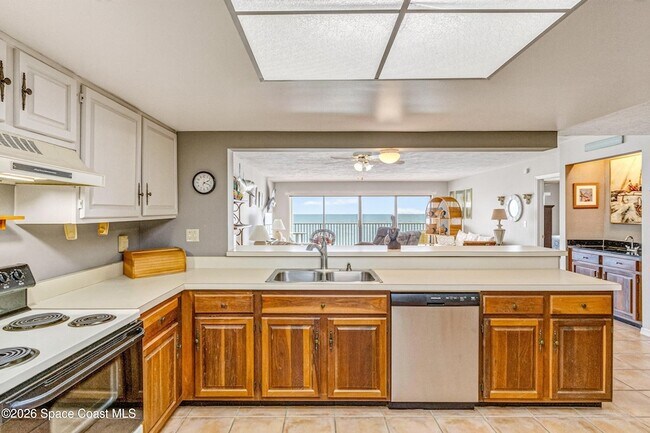 Building Photo - 403 Jimmy Buffett Mem Hwy