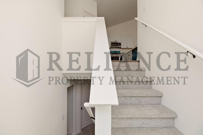 Building Photo - 5247 N Pinecrest Ct