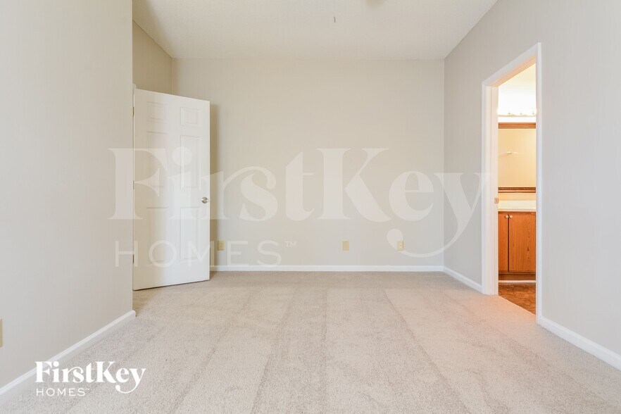 Building Photo - 6 Halsey Pl