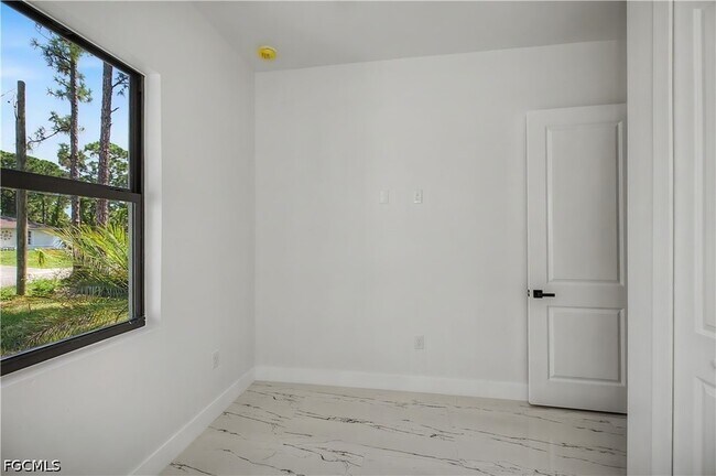 Building Photo - 3121 69th St W