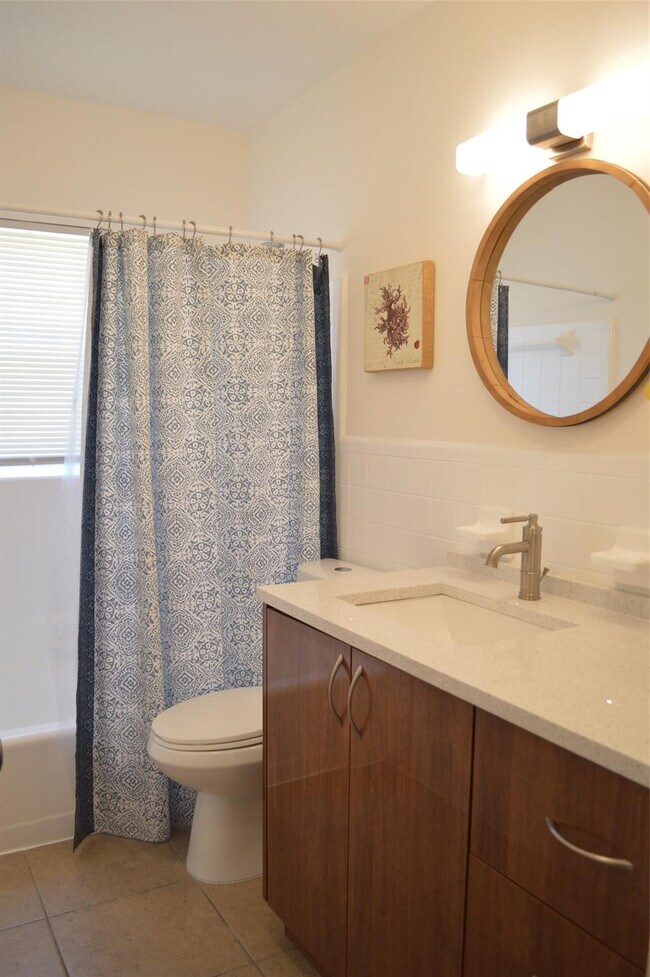 Building Photo - 1107 NW 2nd Ave