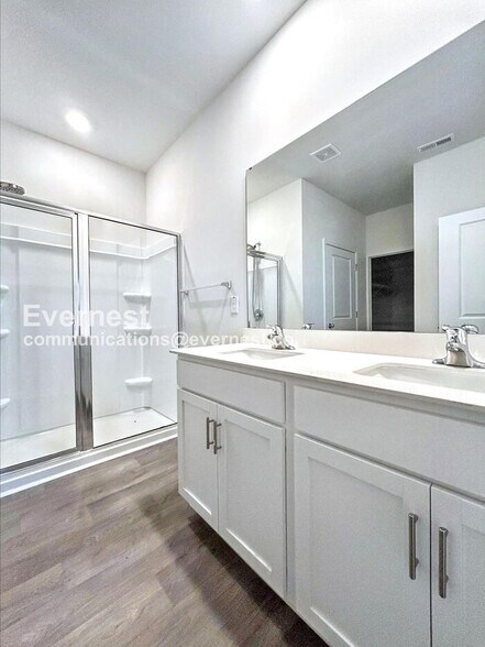 Building Photo - 152 Lulu Ln