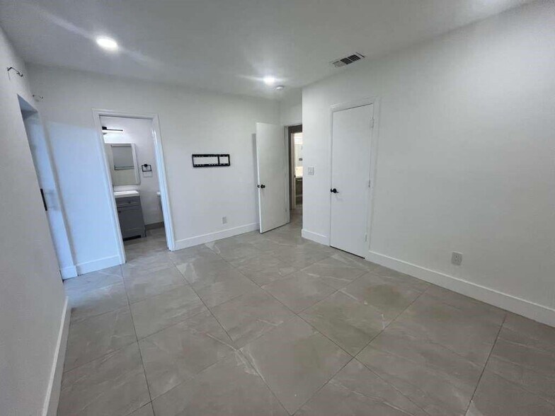 Building Photo - 3508 NW 23rd St