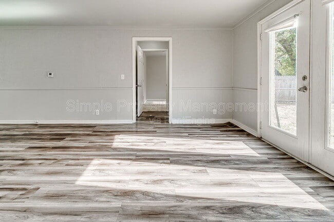 Building Photo - 820 NE 81st St