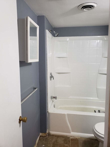 Building Photo - 120 S Graham St